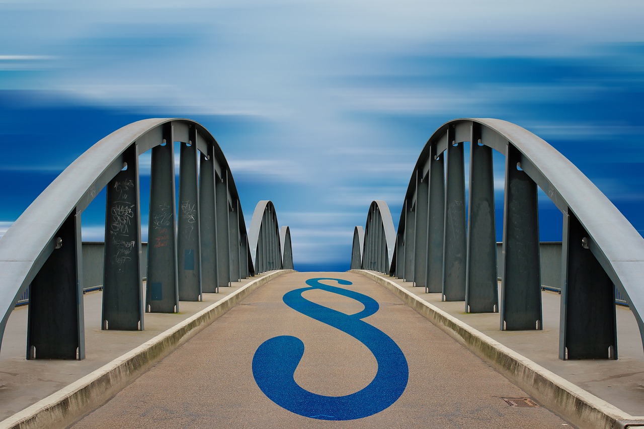 Immagine che illustra le nuove normative sui contratti di lavoro in Italia nel 2026.